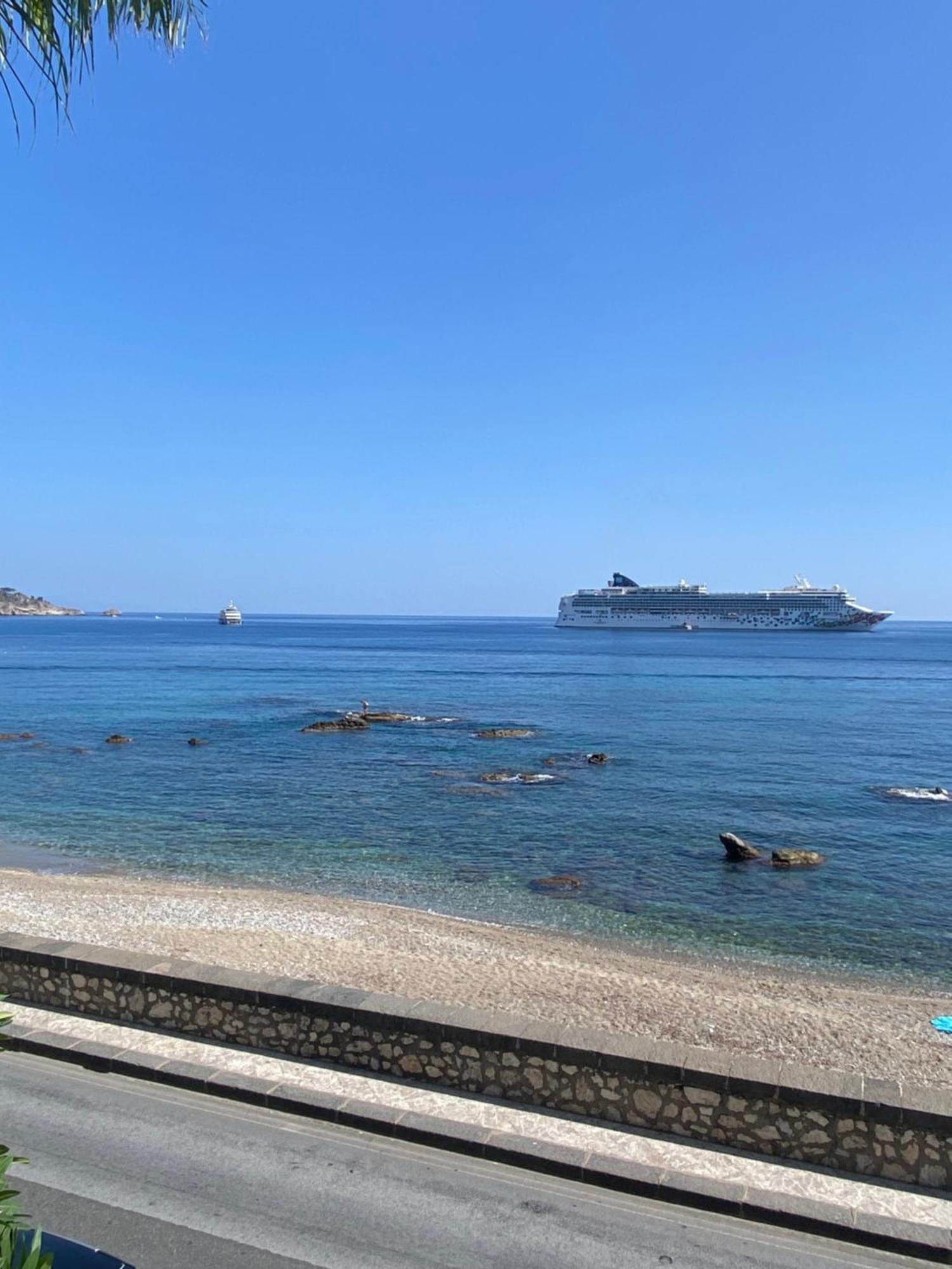 Casa Nicole Fronte Mare Villa Giardini Naxos Luaran gambar