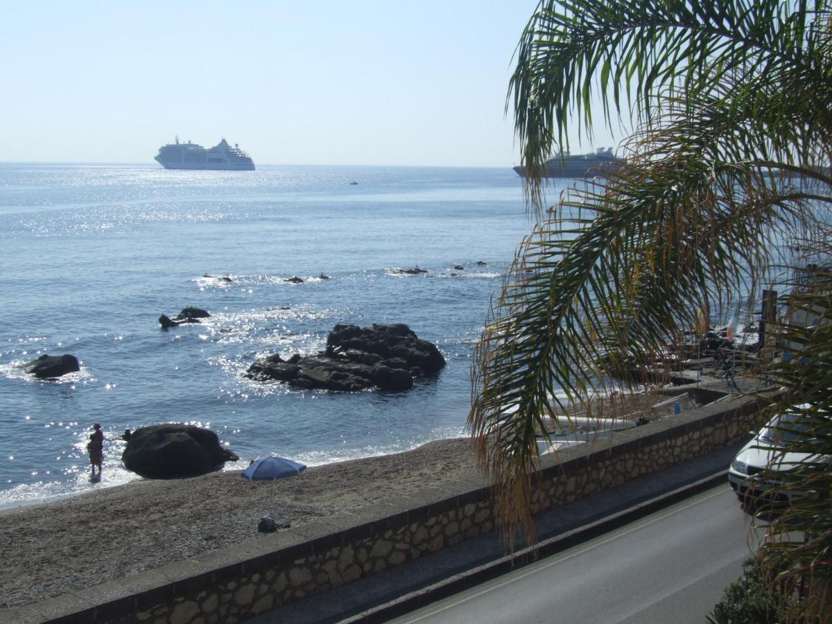 Casa Nicole Fronte Mare Villa Giardini Naxos Luaran gambar